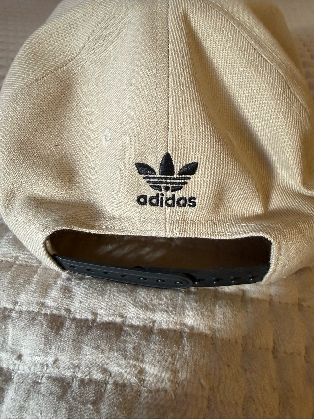 adidas Two-Tone Cream and Black Snapback Cap - Picture 3 of 5